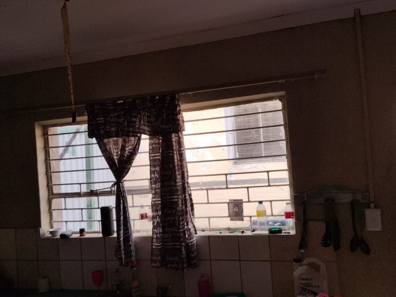 4 Bedroom House for Sale in Brakpan - Photo 8