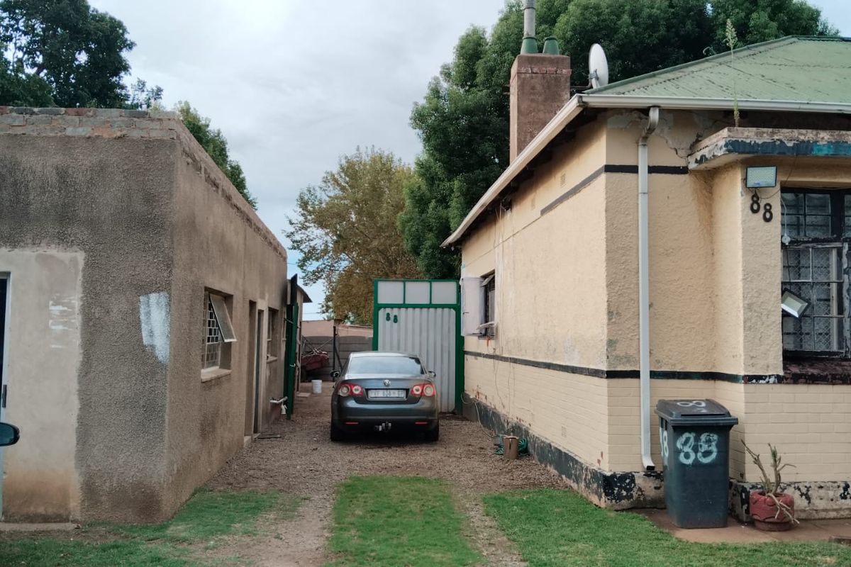 4 Bedroom House for Sale in Brakpan - Photo 4