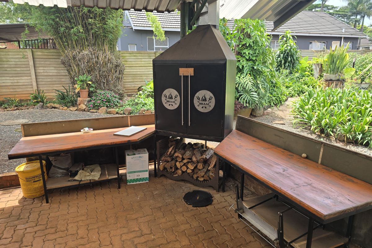 Spacious 3-Bedroom Family Home with 3-Bedroom Flatlet – Ideal for Family Living and Extra Income - Photo 4