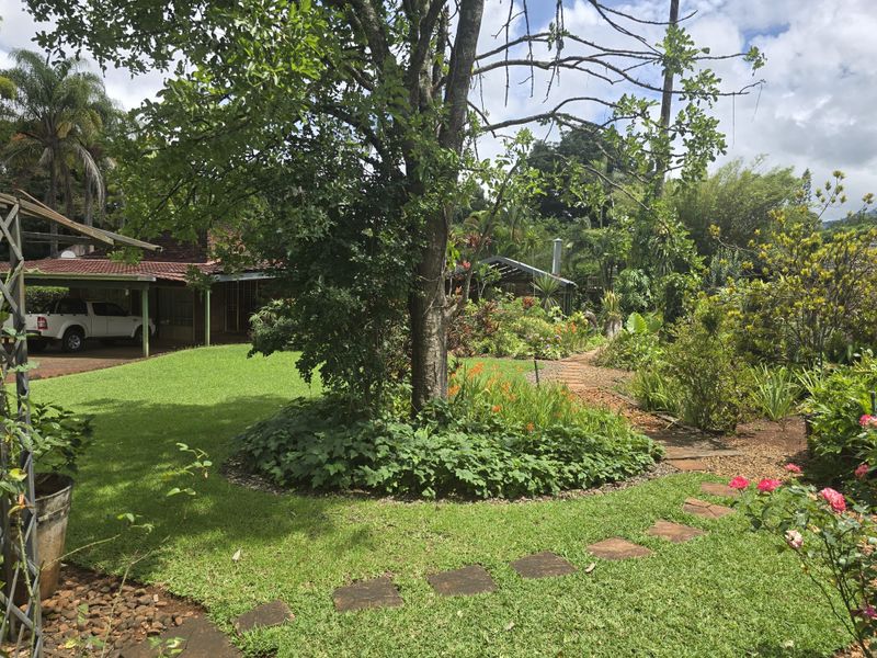 Spacious 3-Bedroom Family Home with 3-Bedroom Flatlet – Ideal for Family Living and Extra Income - Photo 2