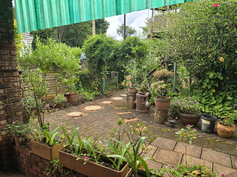 Spacious 3-Bedroom Family Home with 3-Bedroom Flatlet – Ideal for Family Living and Extra Income - Photo 8