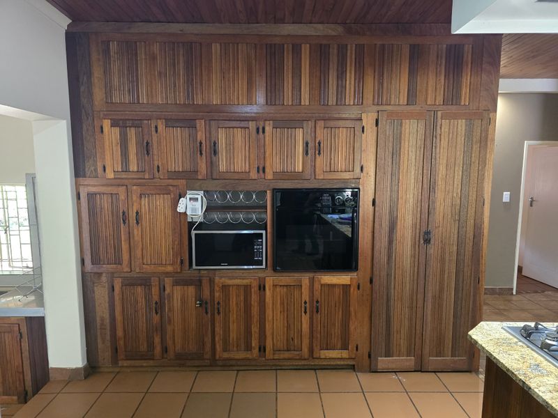 Spacious 3-Bedroom Family Home with 3-Bedroom Flatlet – Ideal for Family Living and Extra Income - Photo 10