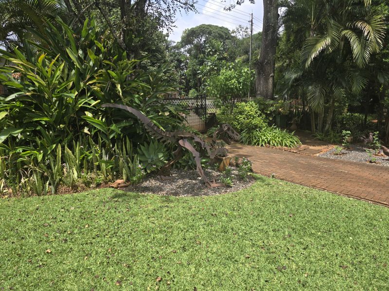 Spacious 3-Bedroom Family Home with 3-Bedroom Flatlet – Ideal for Family Living and Extra Income - Photo 6