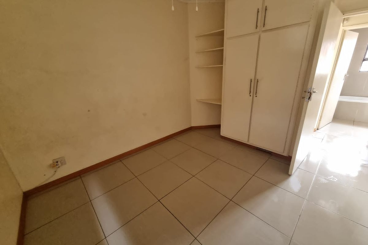 Stunning 3 Bedroom 2 Bathroom Unit For Sale - Photo 4