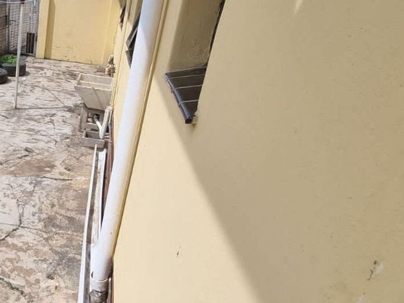 Stunning 3 Bedroom 2 Bathroom Unit For Sale - Photo 8