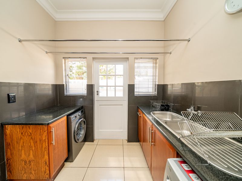 Private Erasmusrand Home With Scenic Views - Photo 8