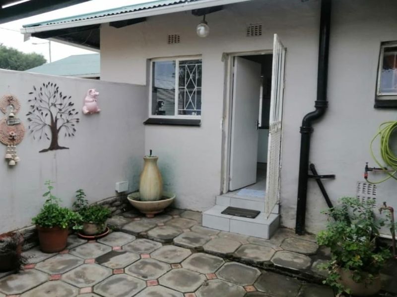 3 Bedroom House to Rent in Dunnotar - Photo 4