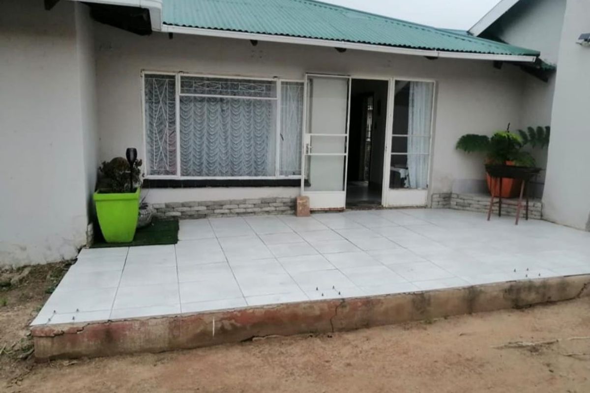 3 Bedroom House to Rent in Dunnotar - Photo 2