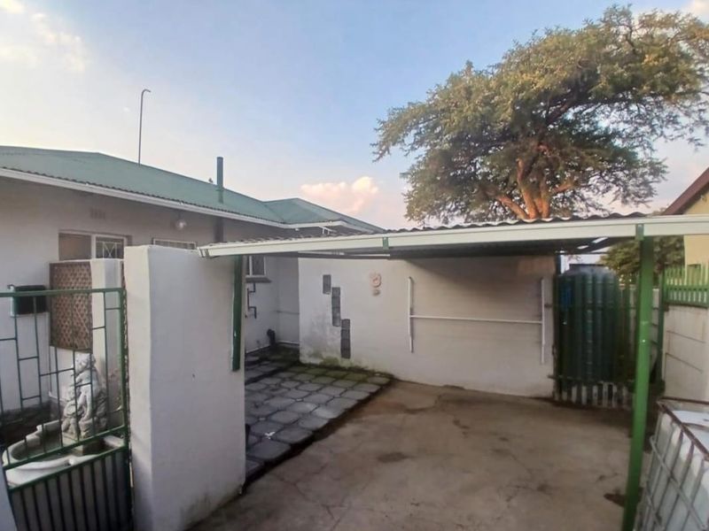 3 Bedroom House to Rent in Dunnotar - Photo 3