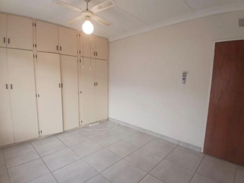 3 Bedroom House to Rent in Dunnotar - Photo 8