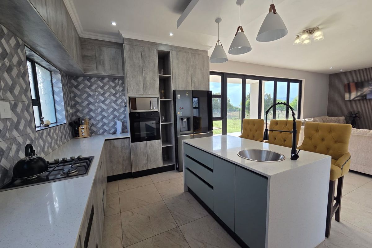 Luxury Architectural Statement Home with Panoramic Magaliesberg Views - Photo 4