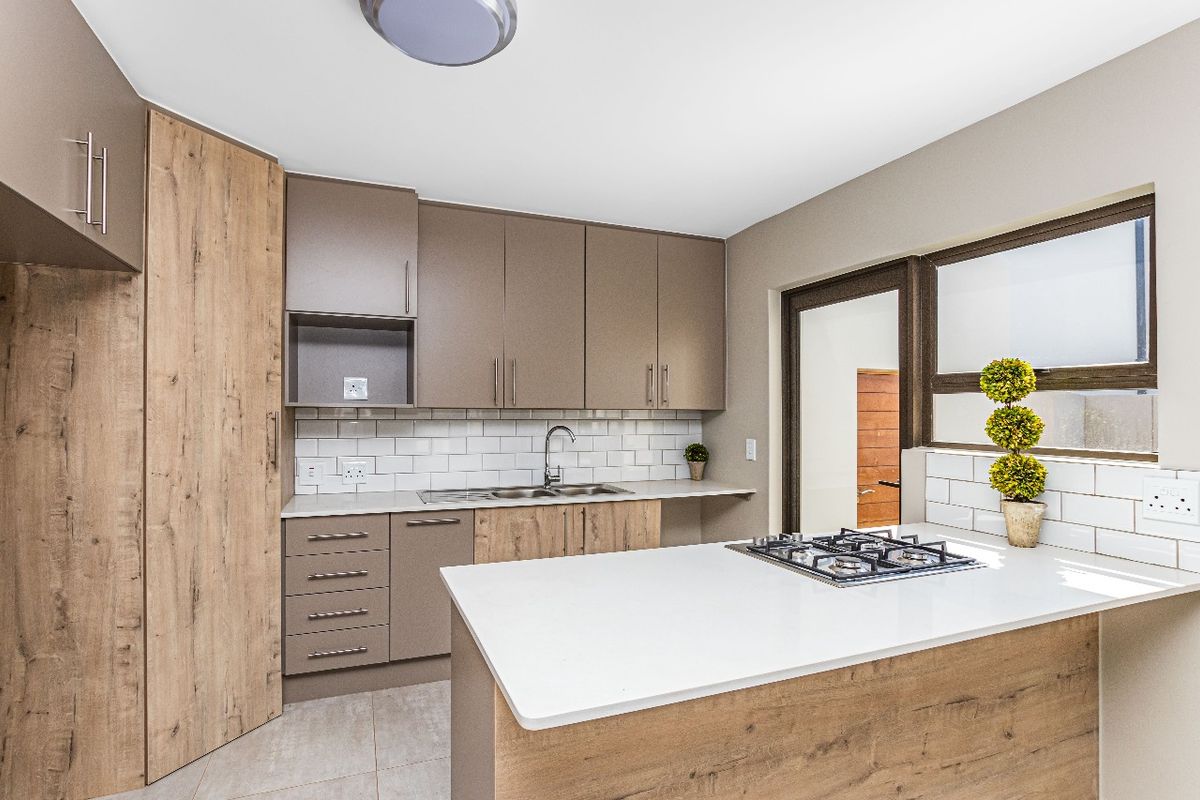 Freehold For Sale In Hartbeespoort - Photo 4