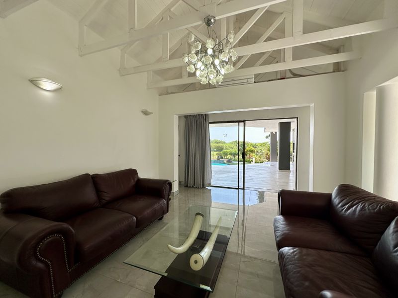 Luxury Golf Estate Living | Exceptional 4-Bedroom Residence with Lake Views in Meer En See, Richards - Photo 4