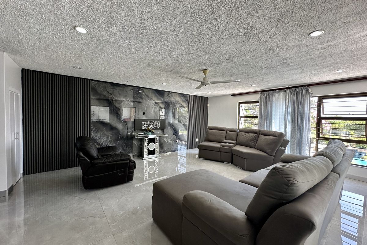 Luxury Golf Estate Living | Exceptional 4-Bedroom Residence with Lake Views in Meer En See, Richards - Photo 5