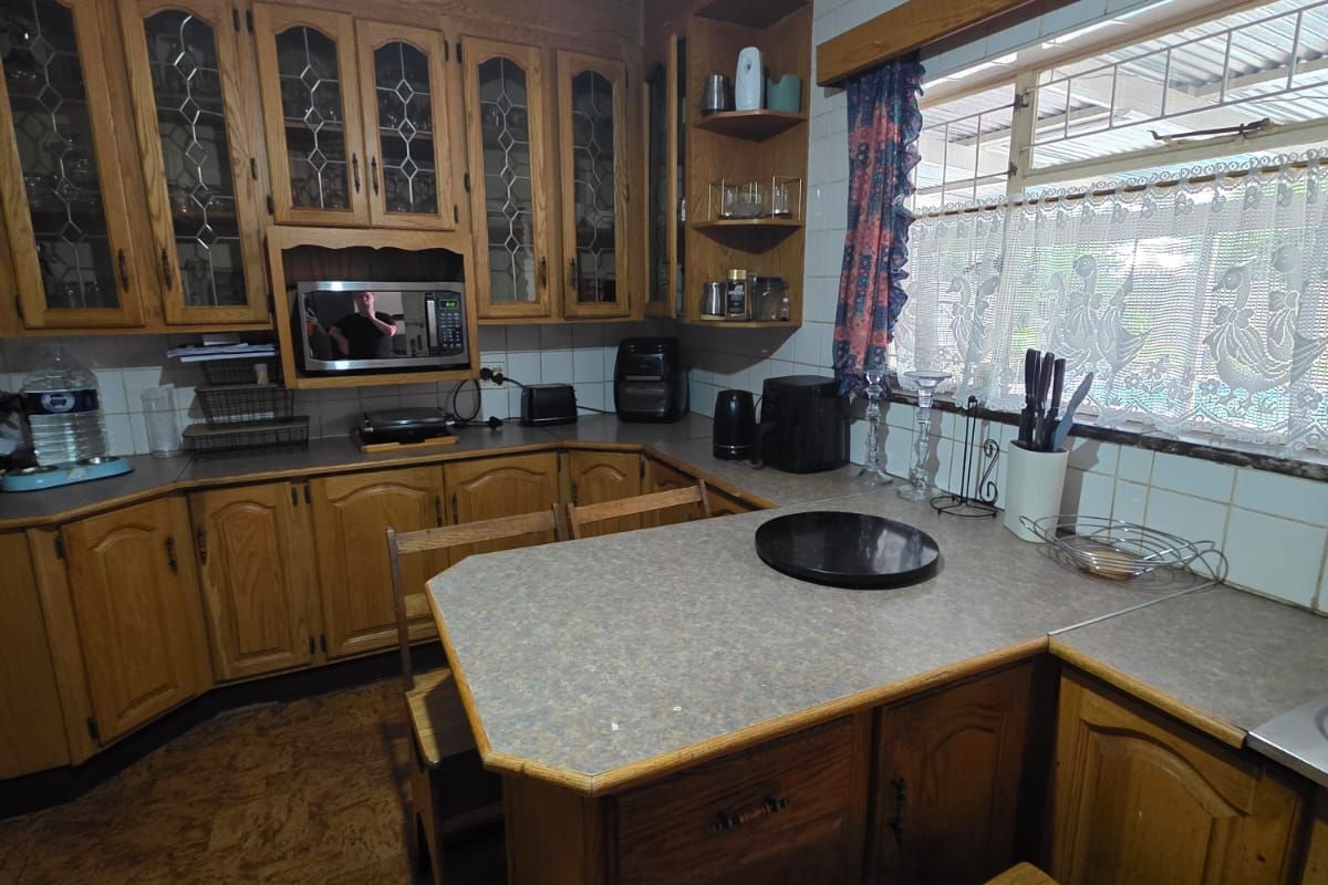 BEAUTIFUL FAMILY HOME FOR SALE IN SASOLBURG - Photo 4