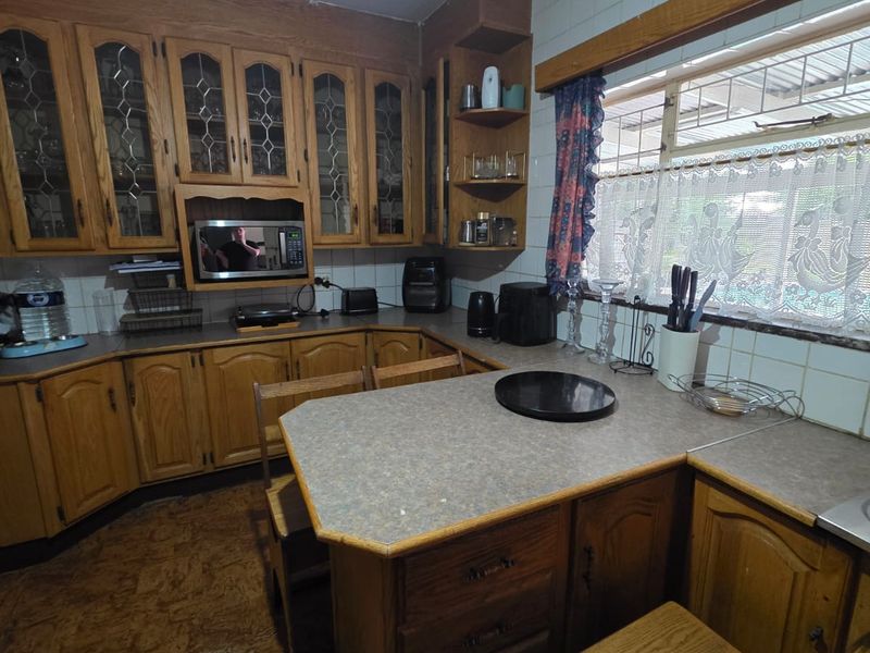 BEAUTIFUL FAMILY HOME FOR SALE IN SASOLBURG - Photo 4