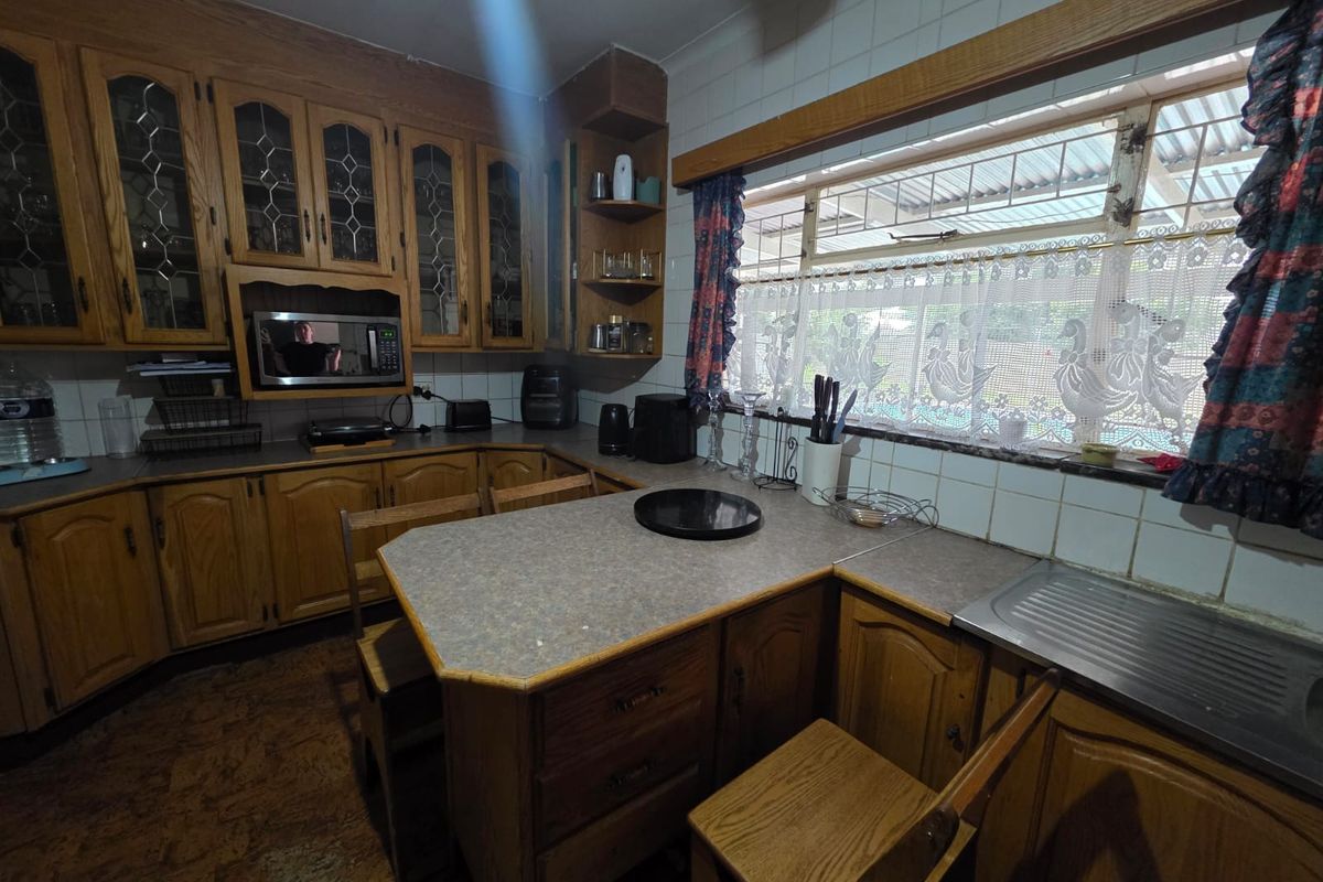 BEAUTIFUL FAMILY HOME FOR SALE IN SASOLBURG - Photo 5