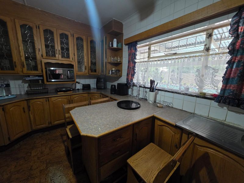 BEAUTIFUL FAMILY HOME FOR SALE IN SASOLBURG - Photo 5