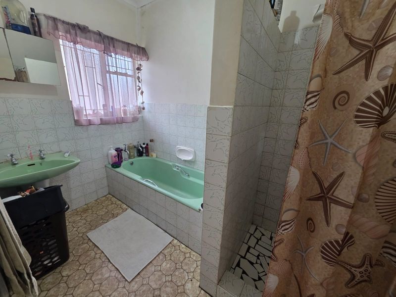 BEAUTIFUL FAMILY HOME FOR SALE IN SASOLBURG - Photo 10