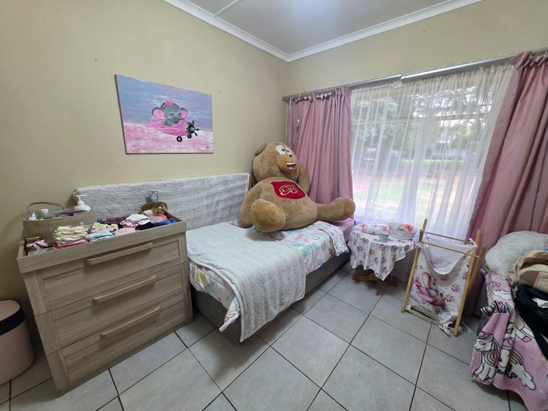 BEAUTIFUL FAMILY HOME FOR SALE IN SASOLBURG - Photo 9