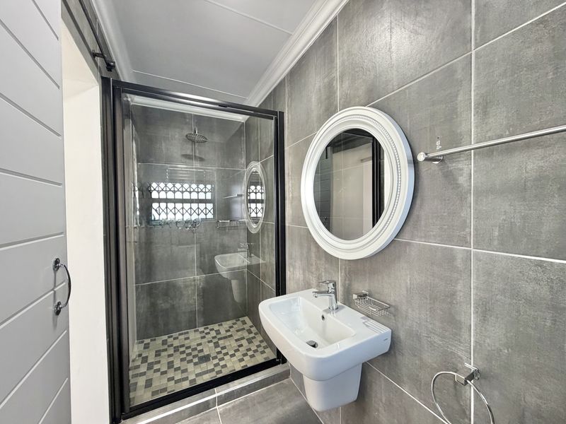 Family home in fountains Estate - Photo 9
