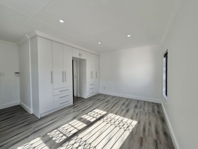 Family home in fountains Estate - Photo 7