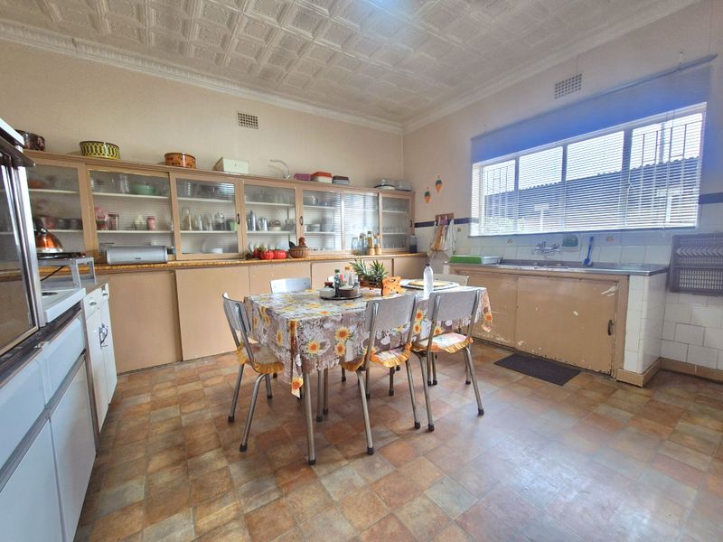 Gorgeously Maintained Spacious Home For Sale! - Photo 6