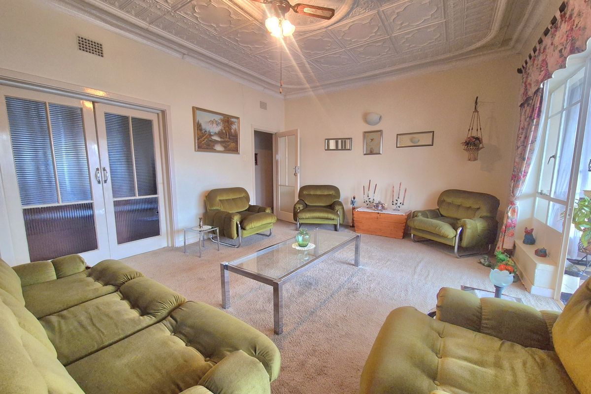 Gorgeously Maintained Spacious Home For Sale! - Photo 2