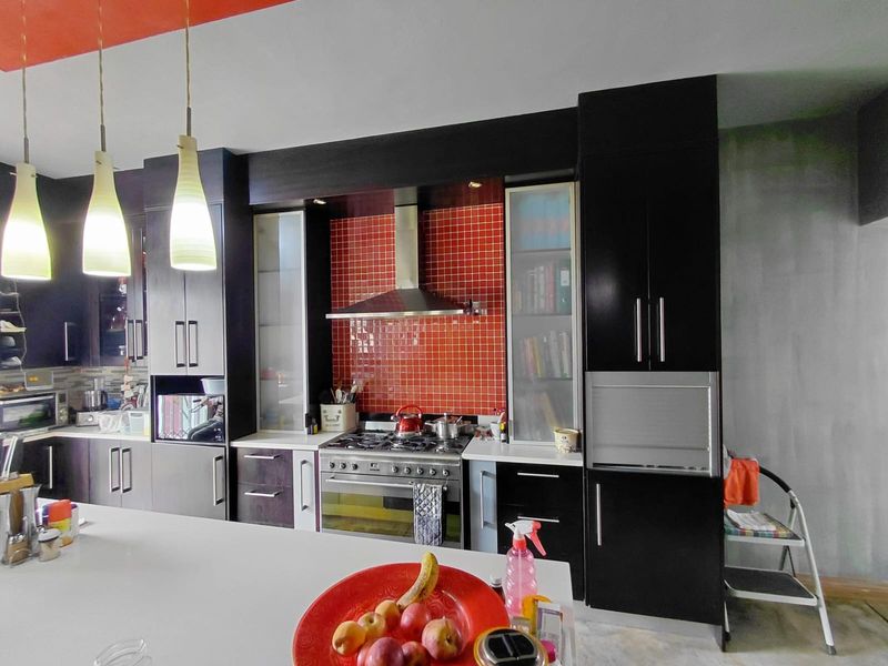 Elegant Off-Grid Double Storey Family Home in Eagle Crest - Photo 9