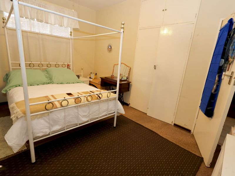 Spacious 2-Bed, 1-Bath Ground Floor Apartment in Retro Benoni - Photo 10