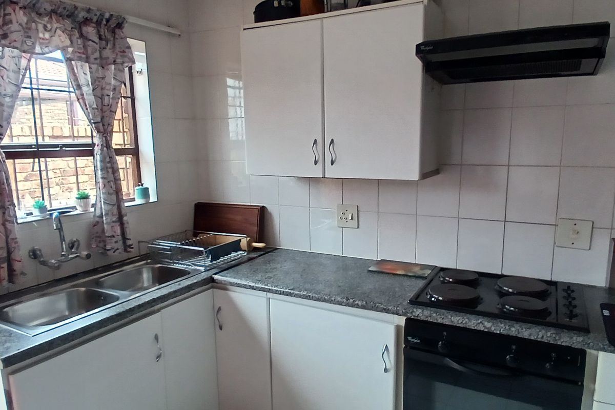 Great starter home, big enough but cozy. - Photo 4