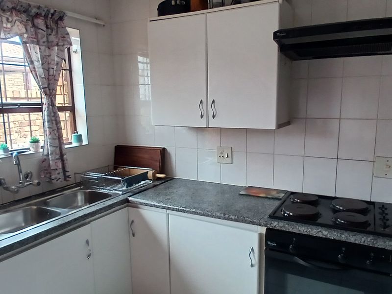 Great starter home, big enough but cozy. - Photo 4