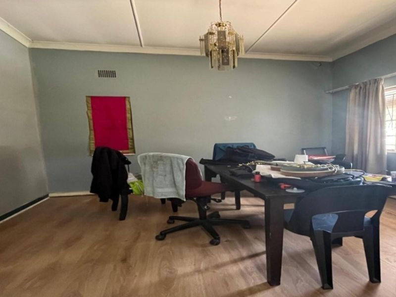 An Exceptional Family Haven in Noordhoek – Where Modern Living Meets Space, Comfort and Endless Poss - Photo 5