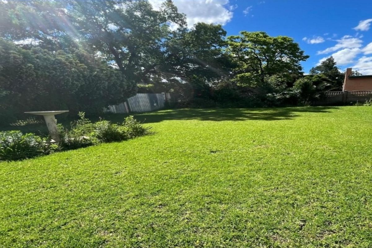An Exceptional Family Haven in Noordhoek – Where Modern Living Meets Space, Comfort and Endless Poss - Photo 2