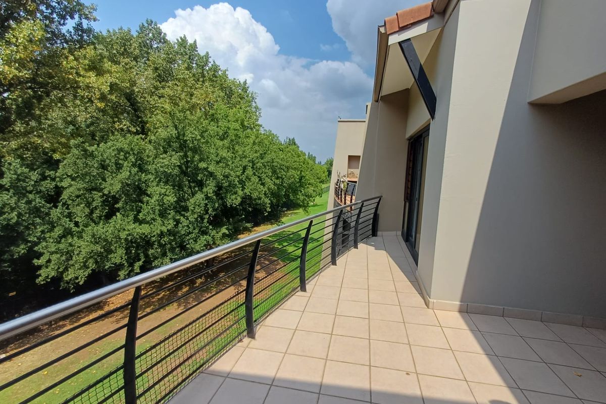 A Lovely 2 Bedroom Unit In The Golf Estate Can Be Yours Today. - Photo 3