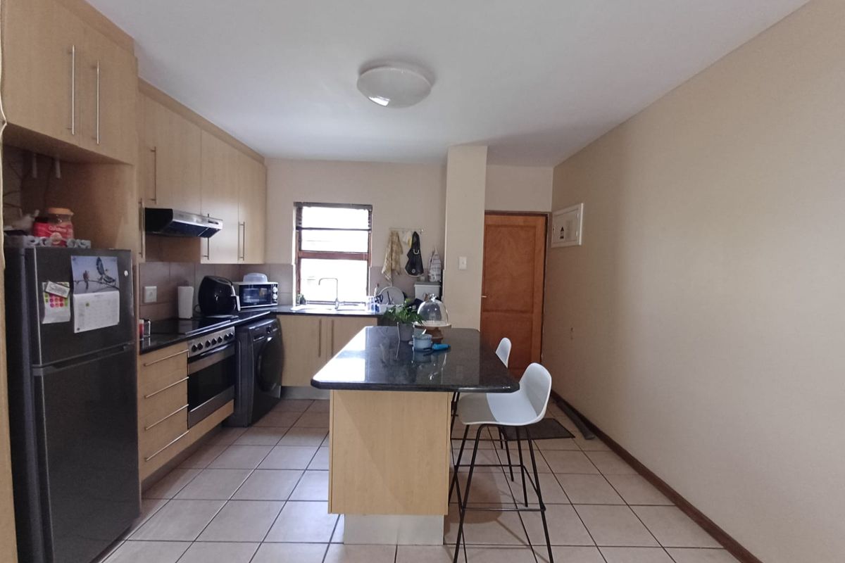 A Lovely 2 Bedroom Unit In The Golf Estate Can Be Yours Today. - Photo 5