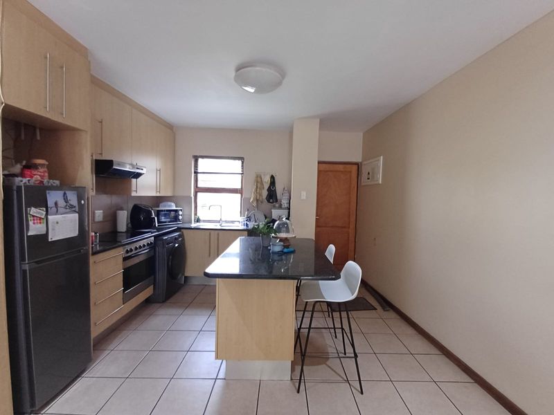 A Lovely 2 Bedroom Unit In The Golf Estate Can Be Yours Today. - Photo 5
