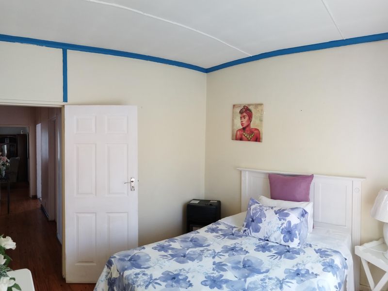 Peaceful Living with Views – The Perfectly Sized Home in Scheepershoogte - Photo 8