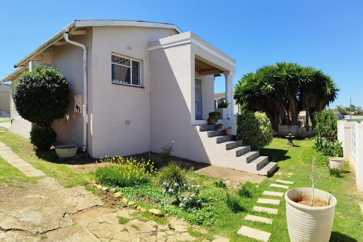 Peaceful Living with Views – The Perfectly Sized Home in Scheepershoogte - Photo 5