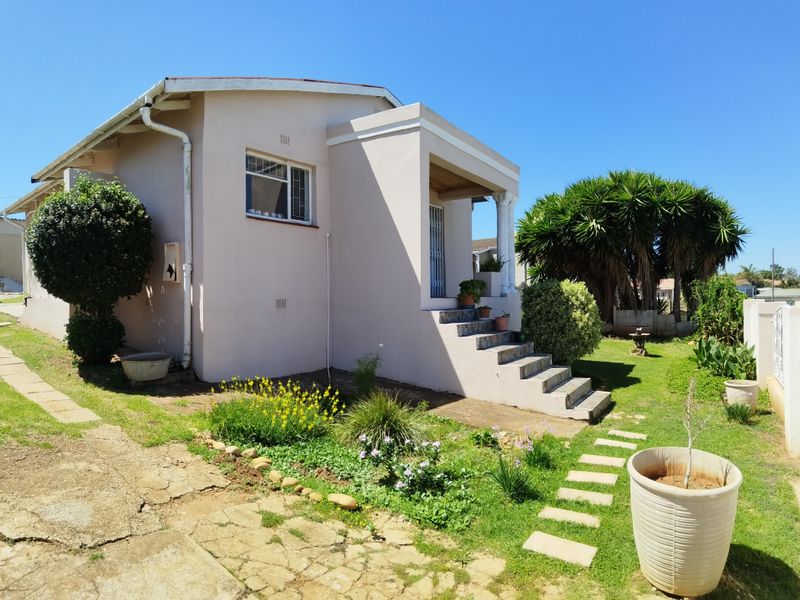 Peaceful Living with Views – The Perfectly Sized Home in Scheepershoogte - Photo 5