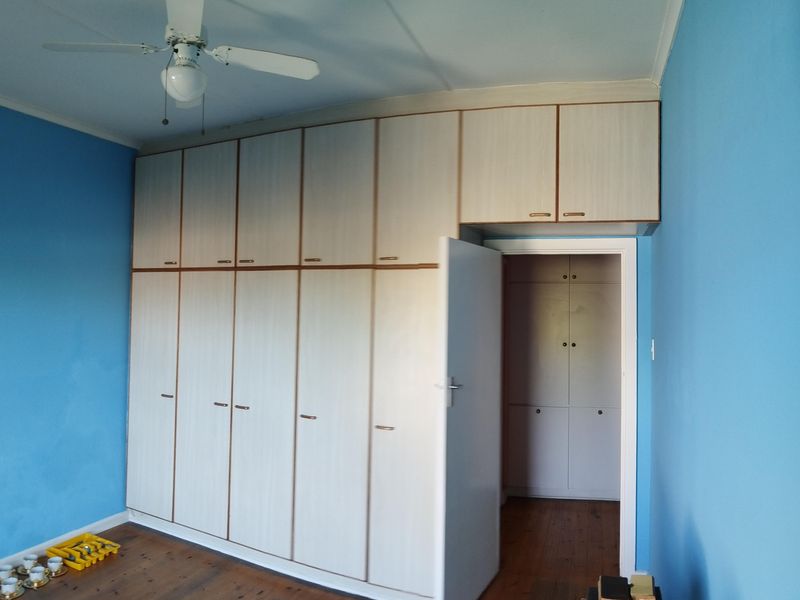 Lovely Corner Home for Sale in Bothasrus – Comfortable Living in a Great Area - Photo 9