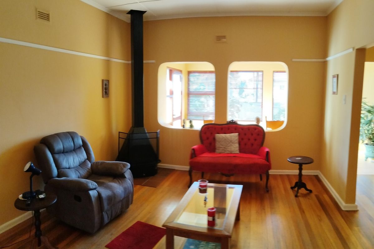 Lovely Corner Home for Sale in Bothasrus – Comfortable Living in a Great Area - Photo 3