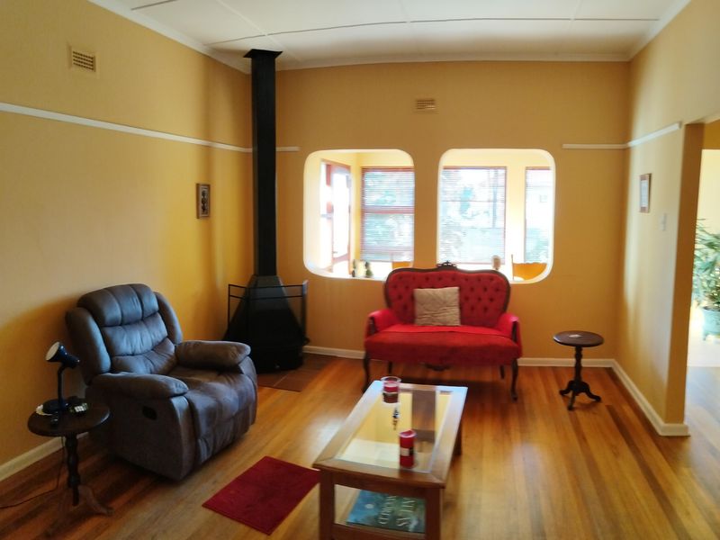 Lovely Corner Home for Sale in Bothasrus – Comfortable Living in a Great Area - Photo 3