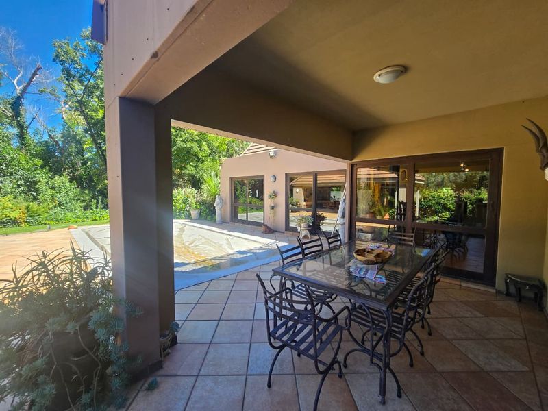 Luxury Entertainer’s Dream in Prestigious Three Rivers Proper. - Photo 7