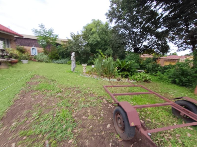 Massive Home Up For Grabs In SW 2. - Photo 10