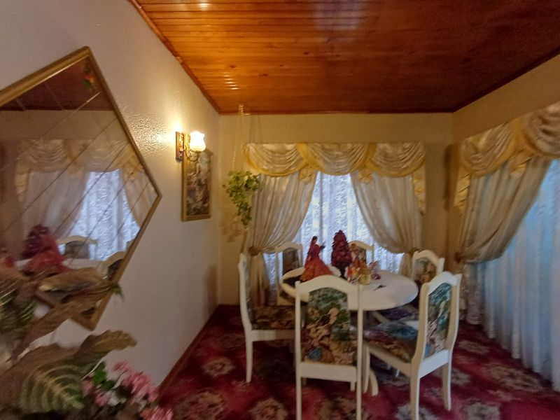 Massive Home Up For Grabs In SW 2. - Photo 3