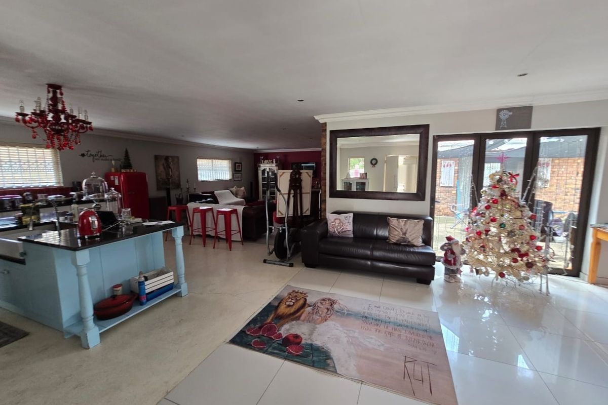 Stylish Luxury Living Awaits - Photo 3