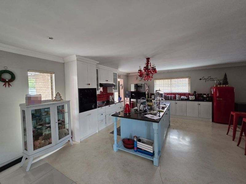 Stylish Luxury Living Awaits - Photo 2