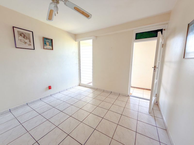 Spacious and Secure 1 Bedroom Close to Schools & Shops - Photo 10