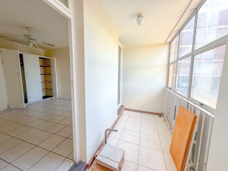 Spacious and Secure 1 Bedroom Close to Schools & Shops - Photo 7